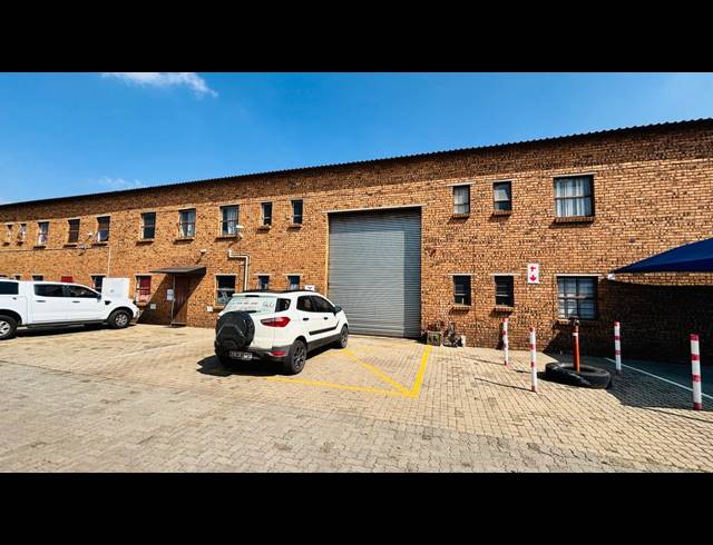 360M² WAREHOUSE TO LET IN CHAMDOR